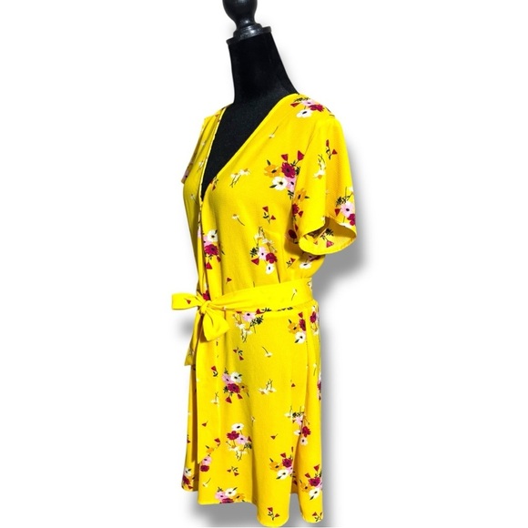 Divided By H&M Sunny Bright Yellow Floral Wrap Short Sleeve Mini Dress - Picture 5 of 16